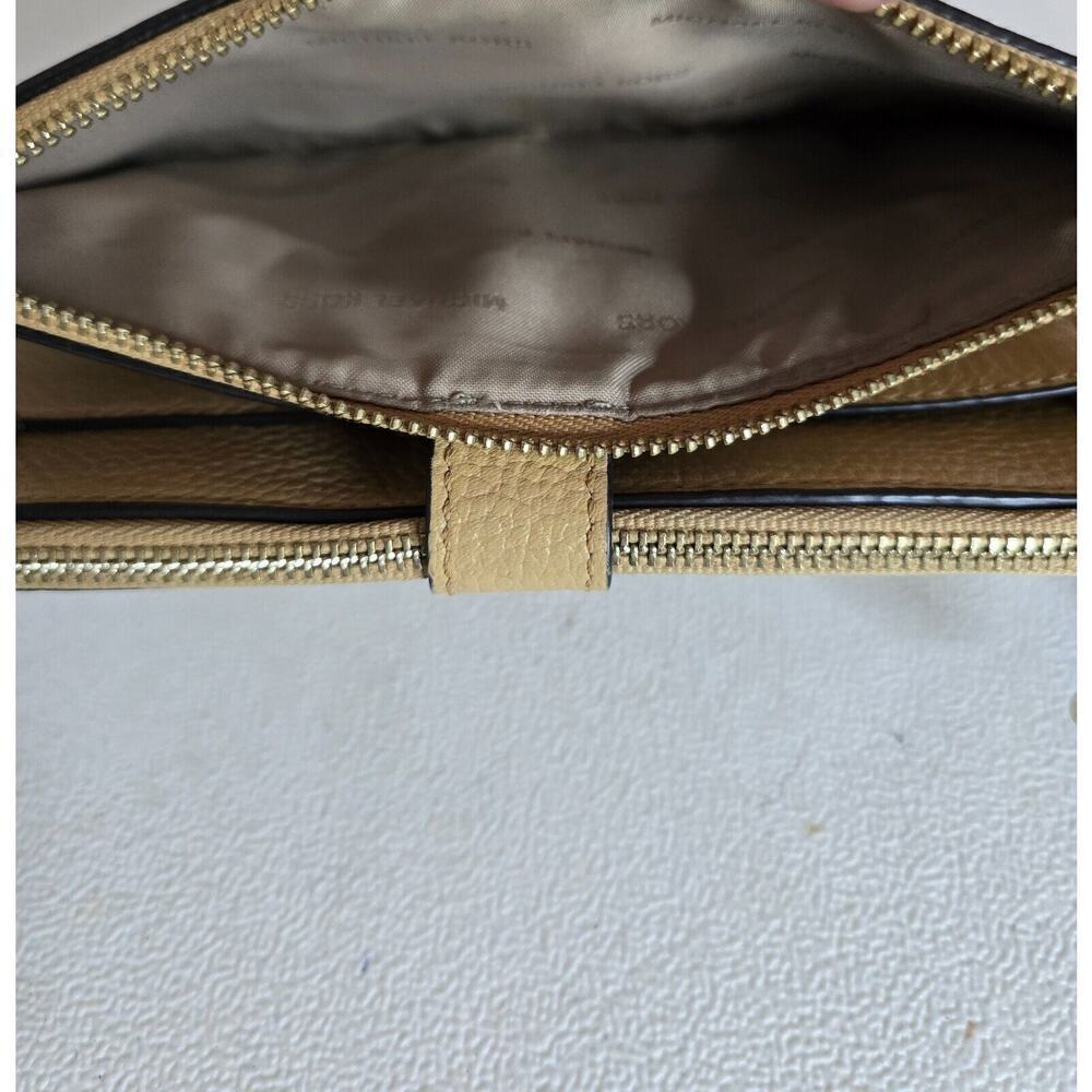 Michael Kors Adele Double-Zip Wristlet WALLET BEIGE Leather One Size - Picture 11 of 12